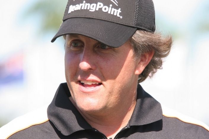 Mickelson has a winning record